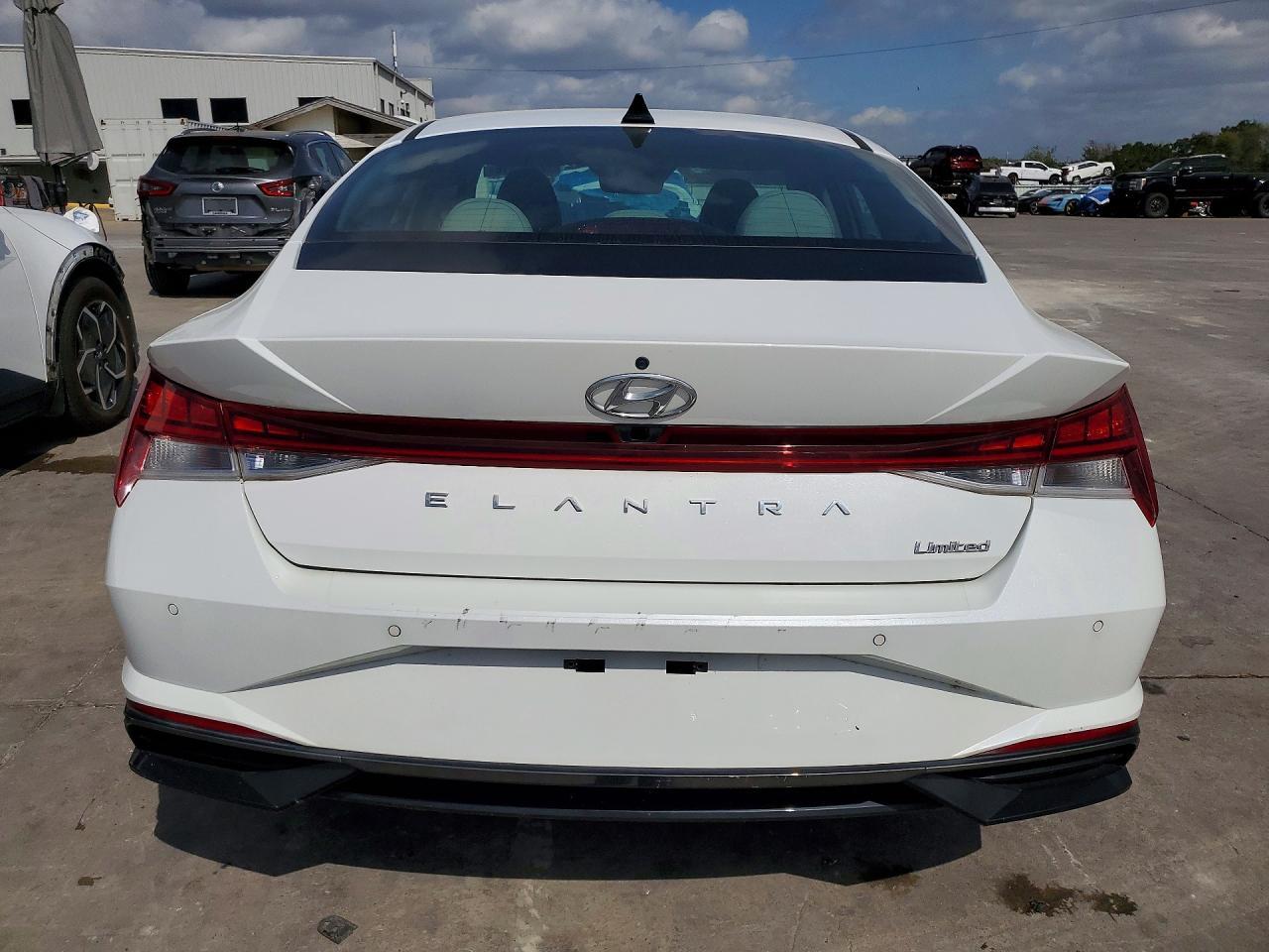 2021 Hyundai Elantra Limited - Фото 6