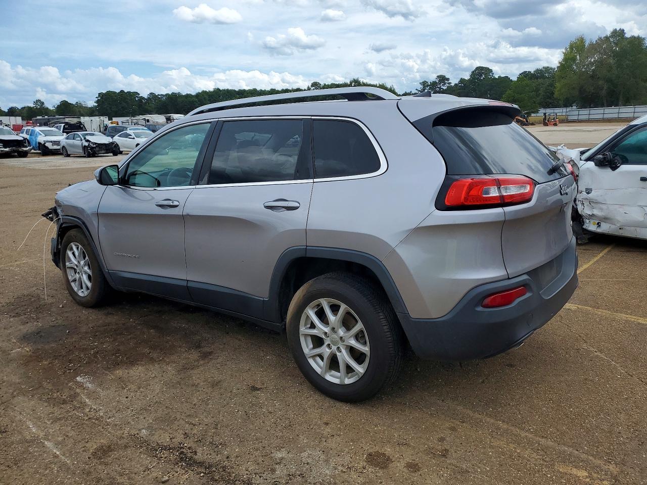 2018 Jeep Cherokee Latitude - Фото 2