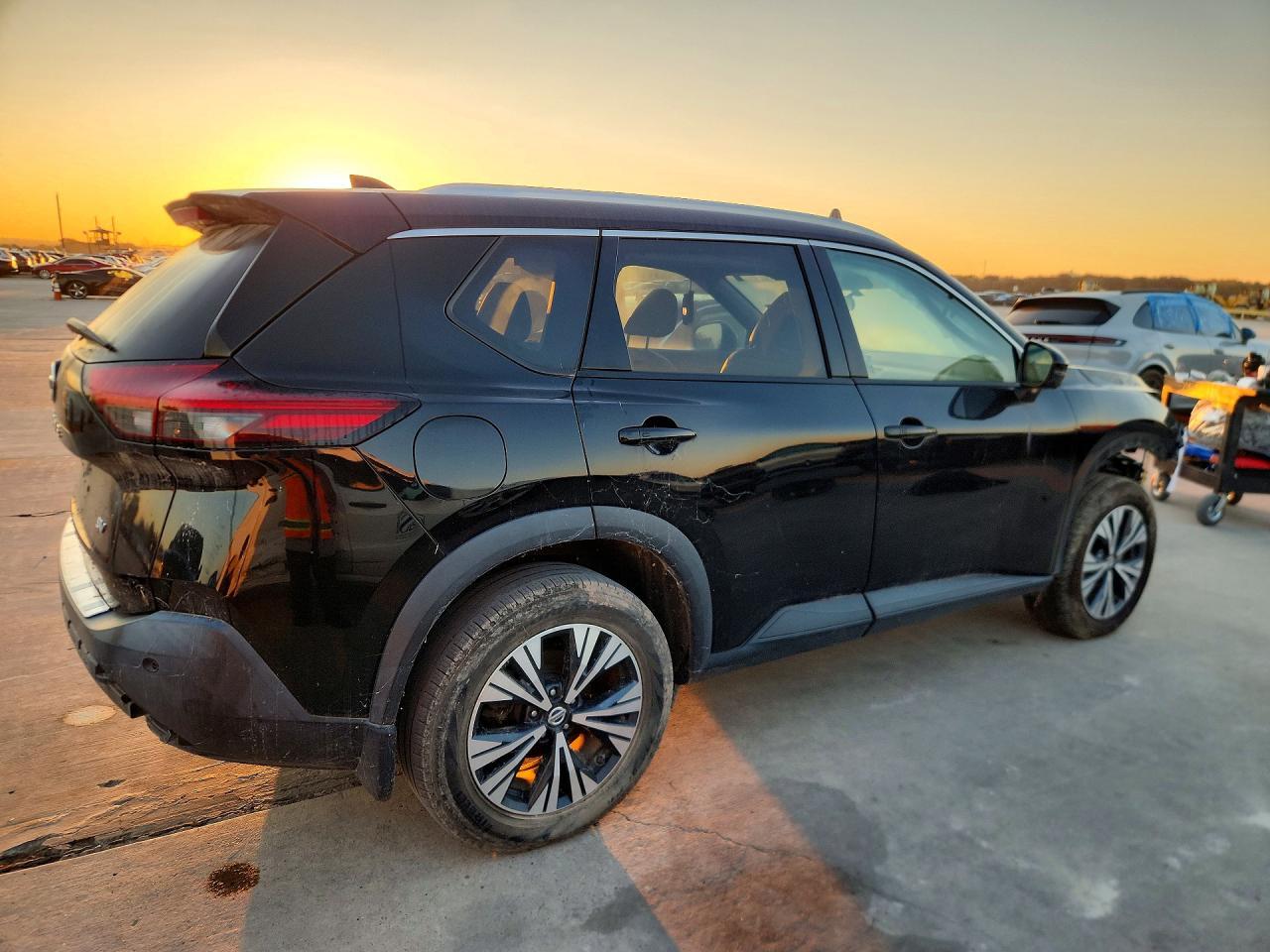 2021 Nissan Rogue Sv - Image 3
