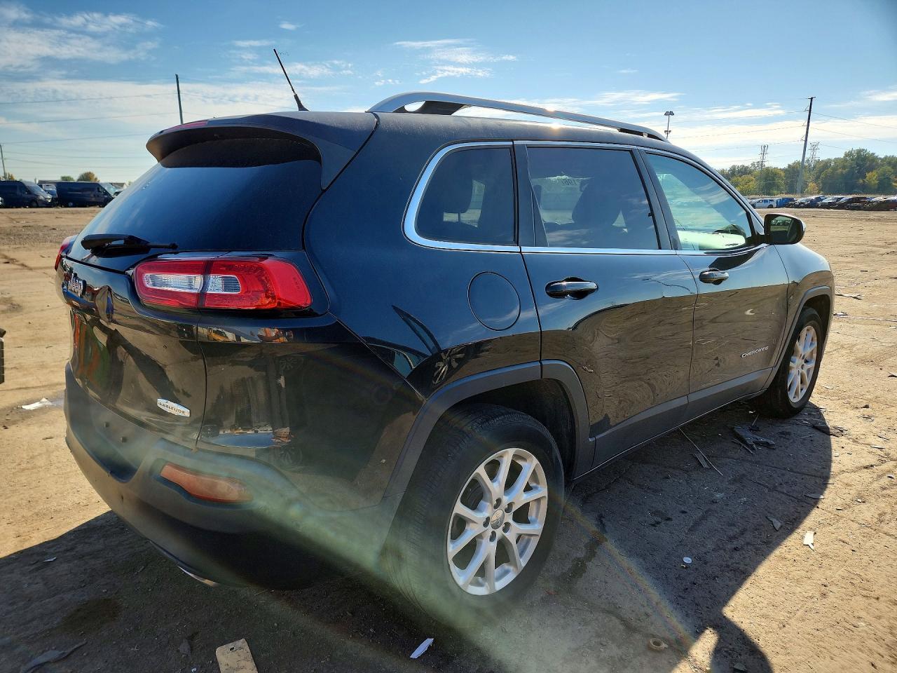 2015 Jeep Cherokee Latitude - Фото 3