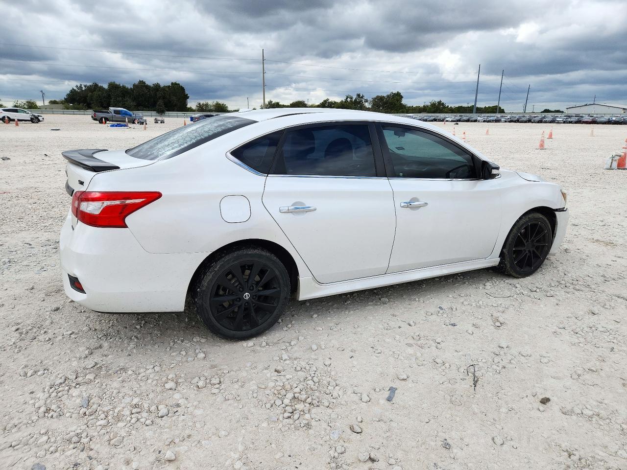 2018 Nissan Sentra Sr - Фото 3