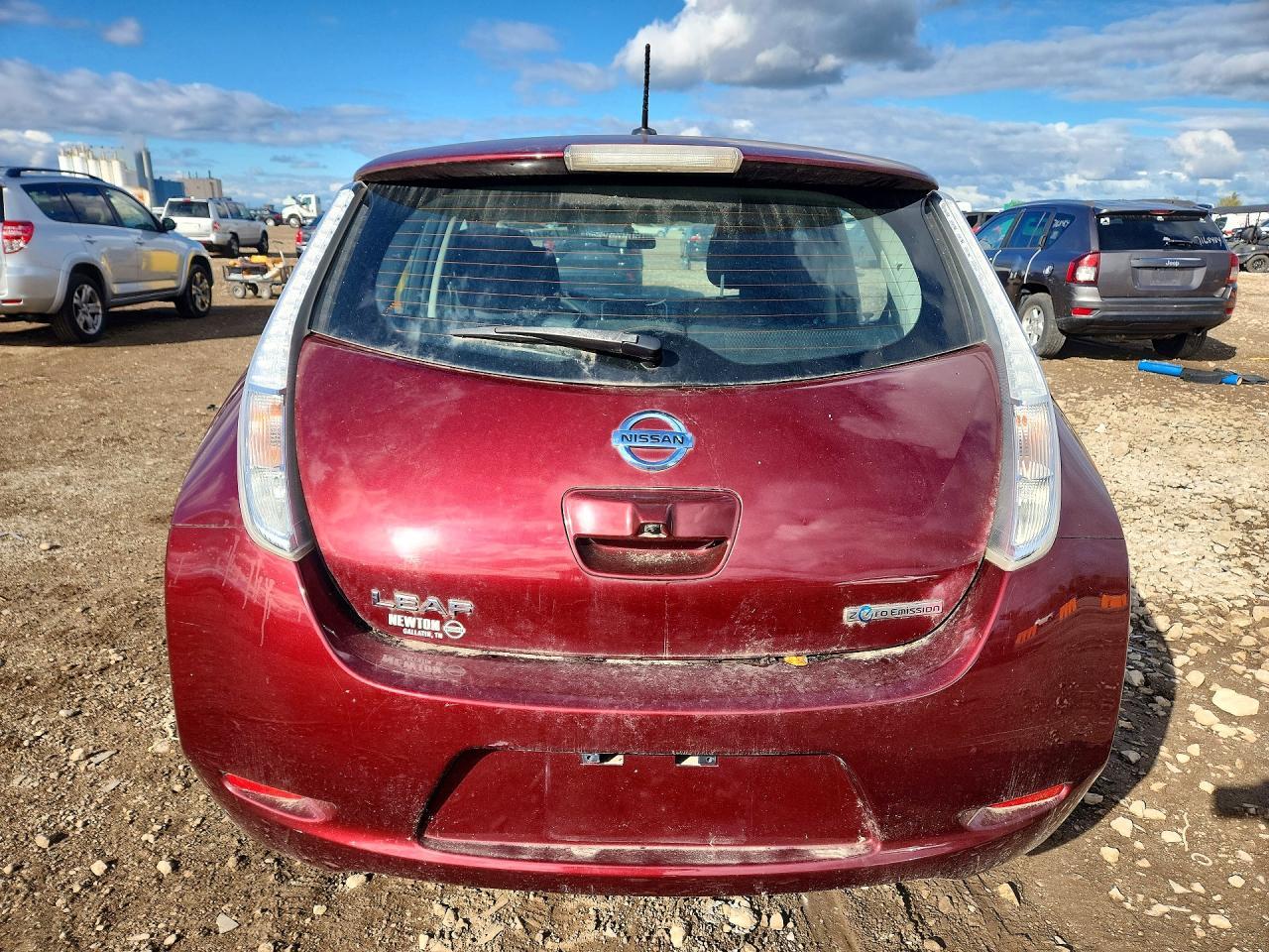 2016 Nissan Leaf S - Фото 6