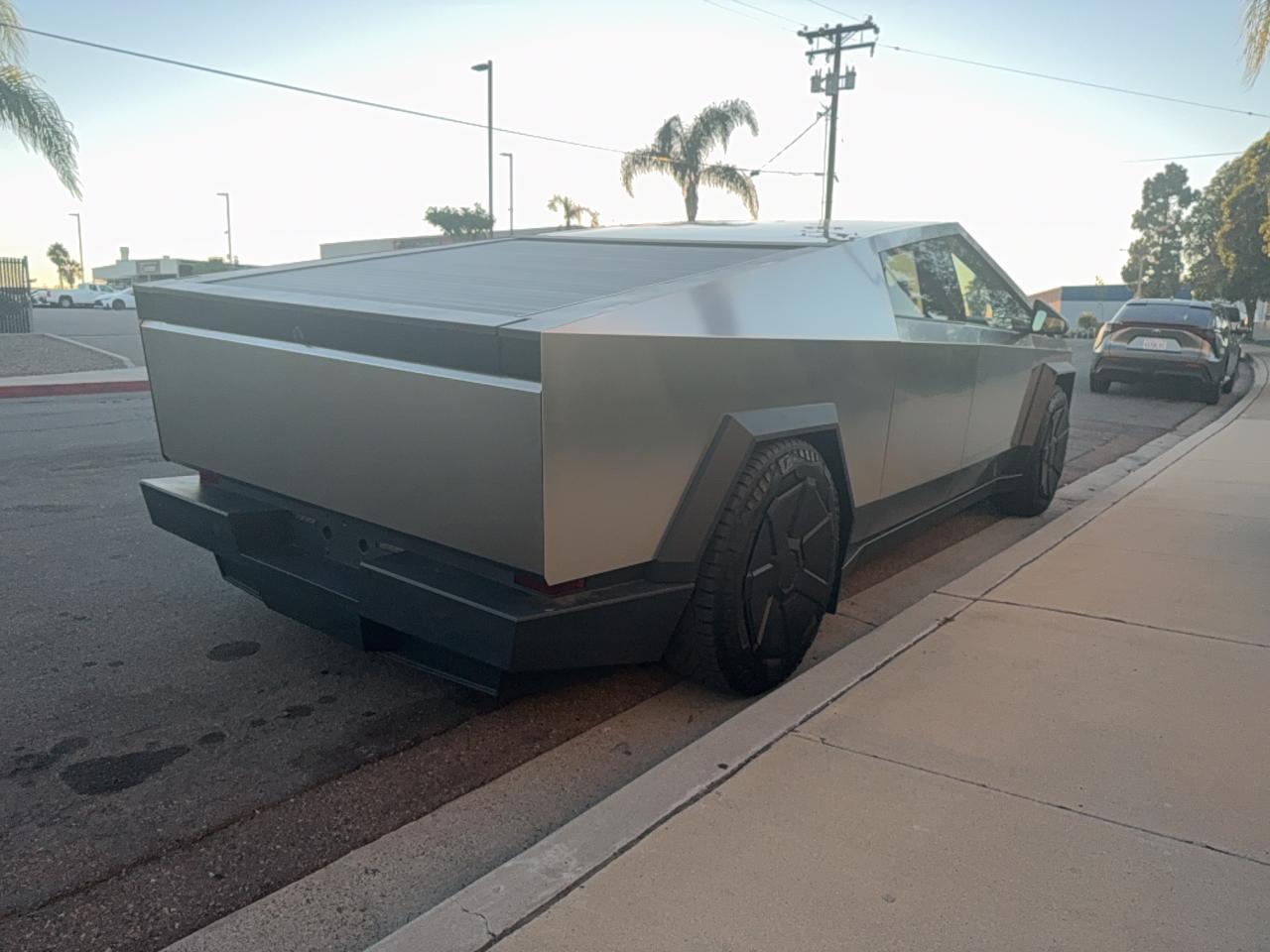 2024 Tesla Cybertruck - Фото 4