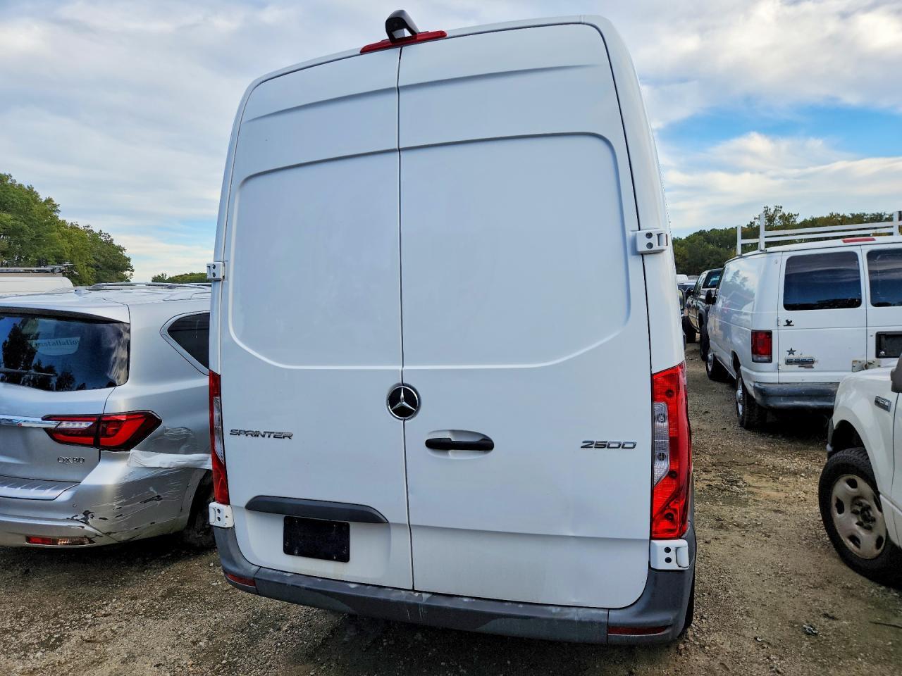 2024 Mercedes-Benz Sprinter 2500 Delivery Van - Фото 6