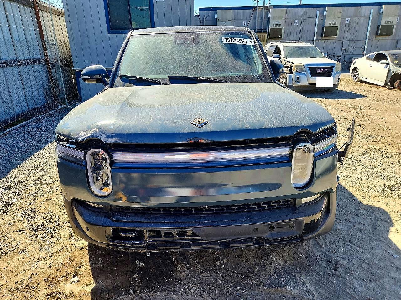 2025 Rivian R1S Premium - Image 5