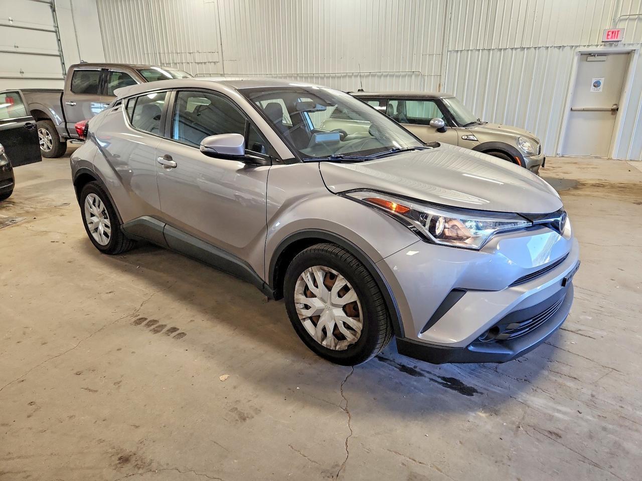 2019 Toyota C-Hr Le - Фото 4