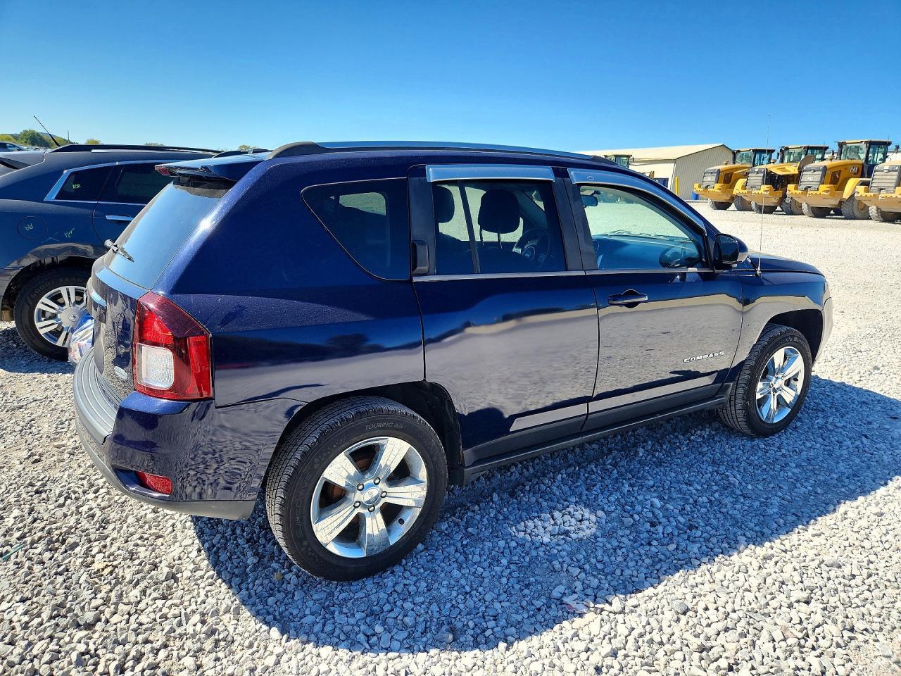 2014 Jeep Compass Latitude - Image 3