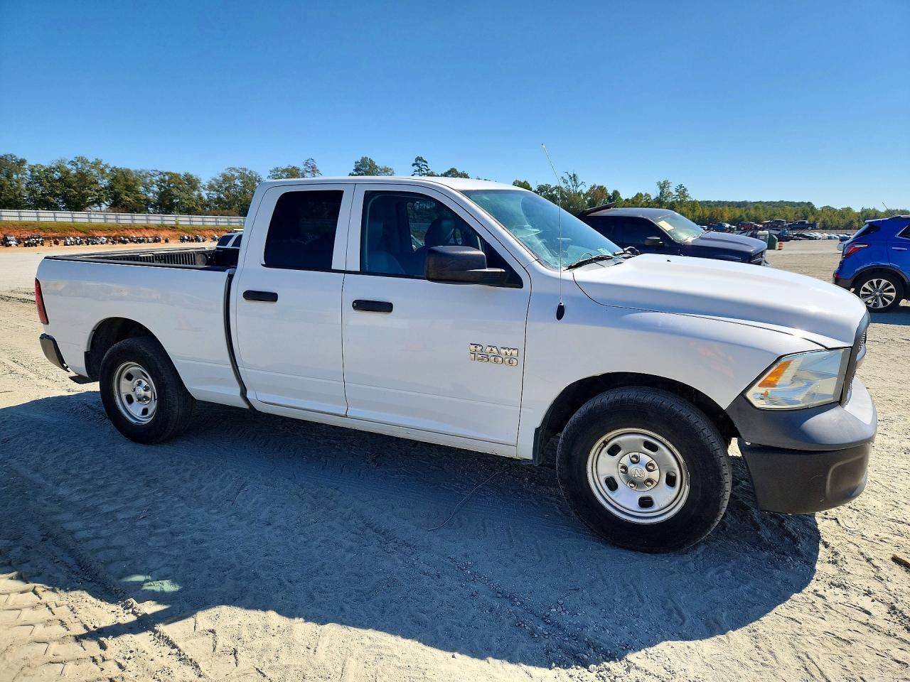 2015 Ram 1500 St - Image 4