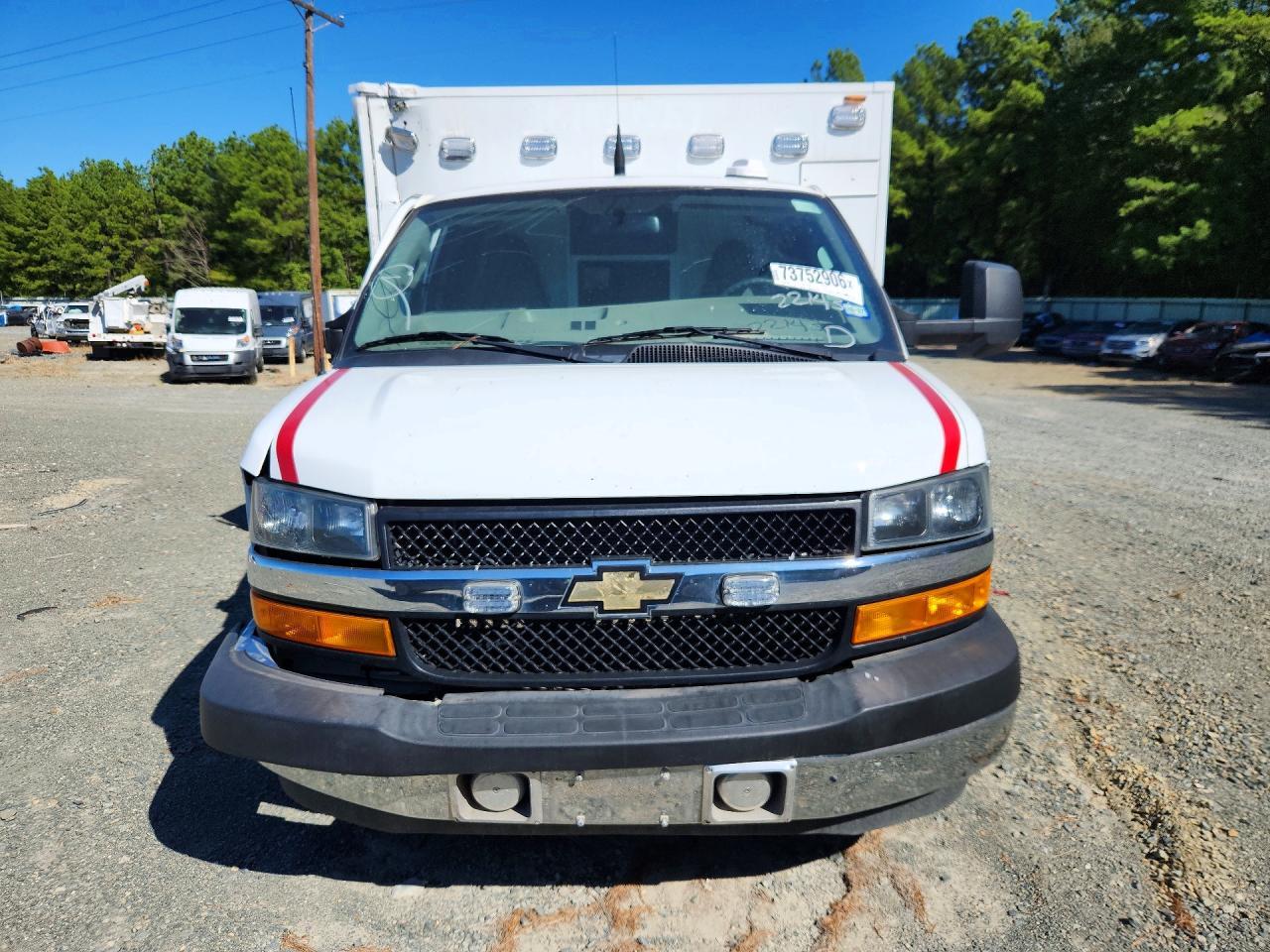 2023 Chevrolet Express G3 - Box Truck - Image 5