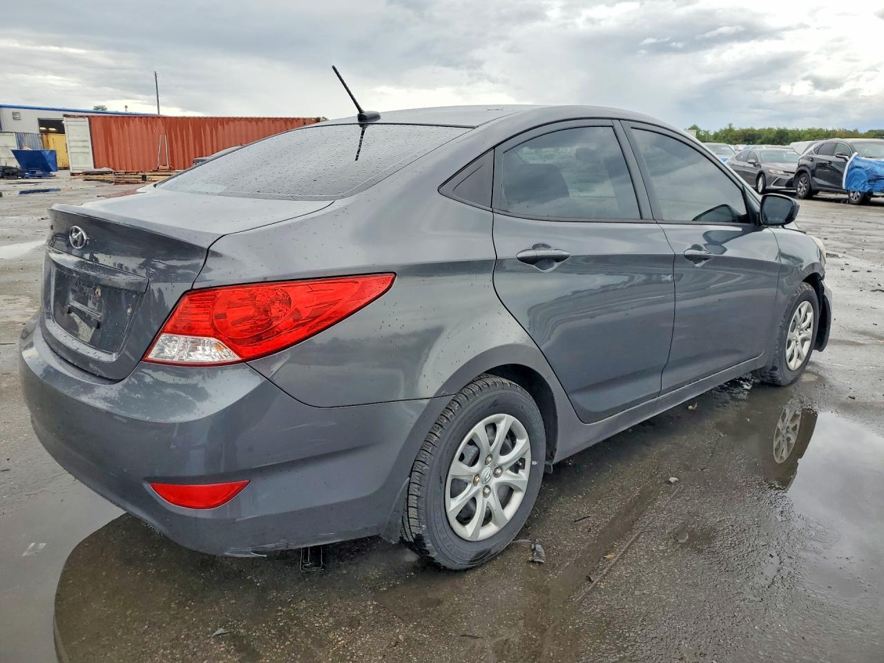 2013 Hyundai Accent Gls - Image 3