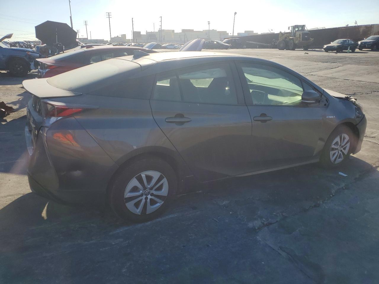 2016 Toyota Prius Two Eco - Фото 3