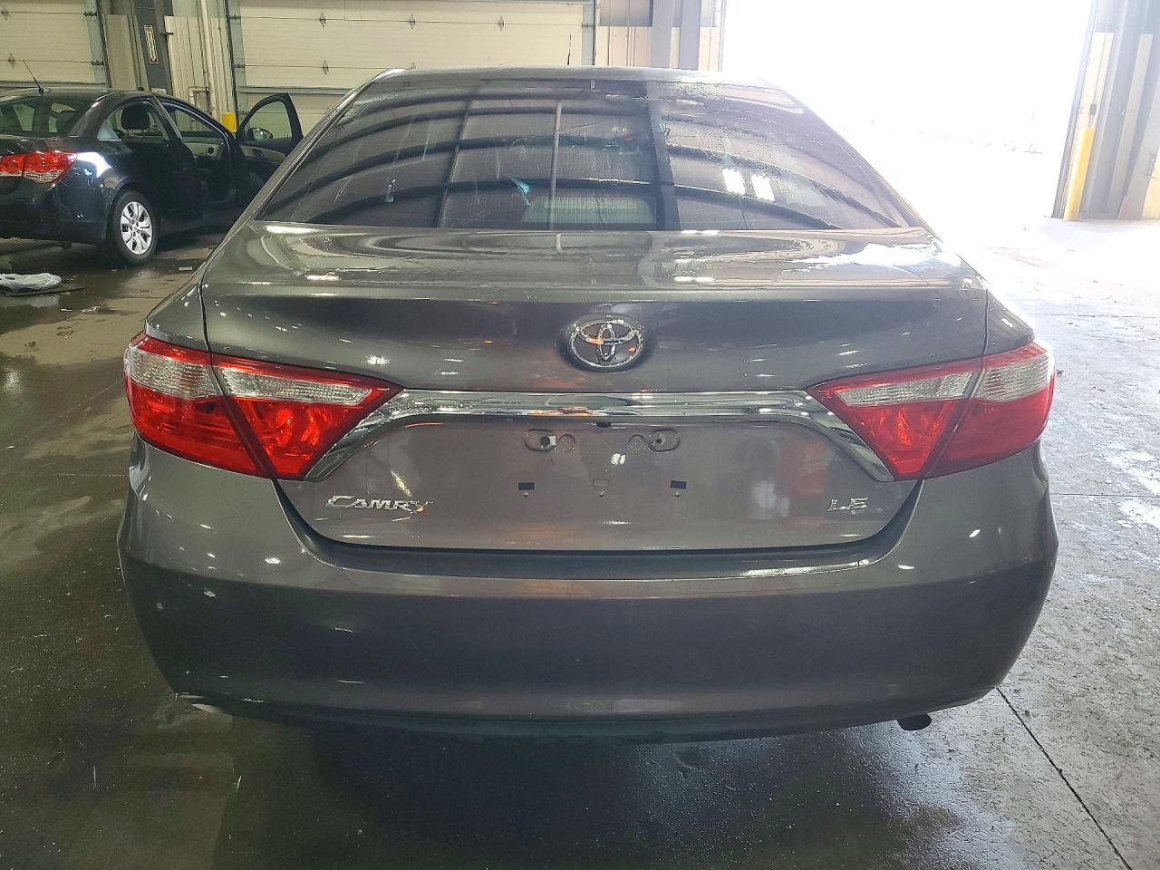 2016 Toyota Camry Le - Фото 6