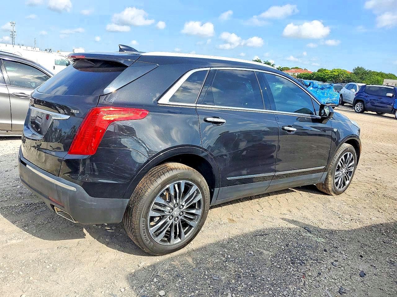 2018 Cadillac Xt5 Premium Luxury - Image 3