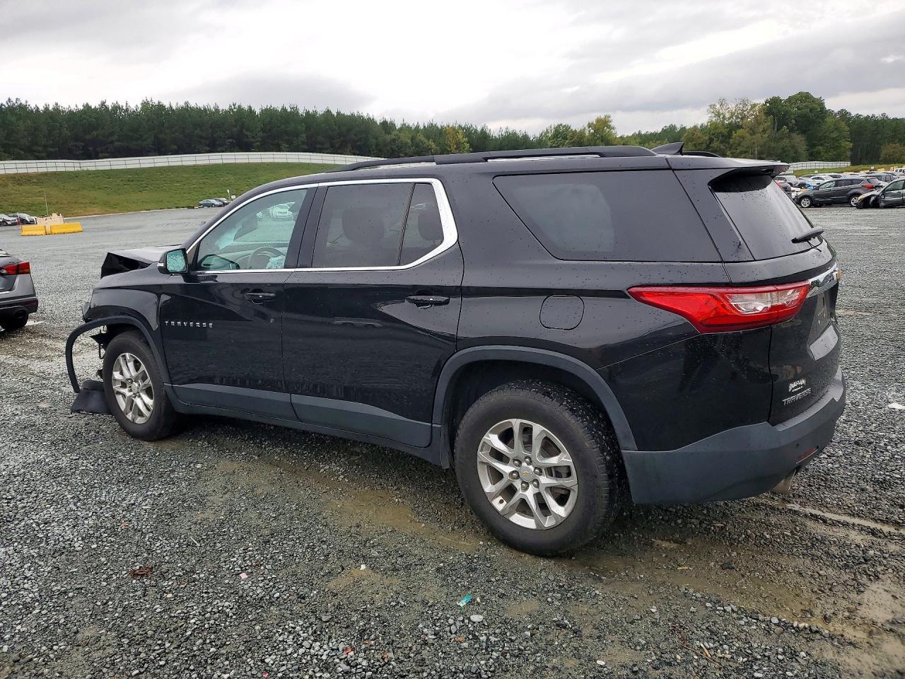 2021 Chevrolet Traverse Lt - Фото 2
