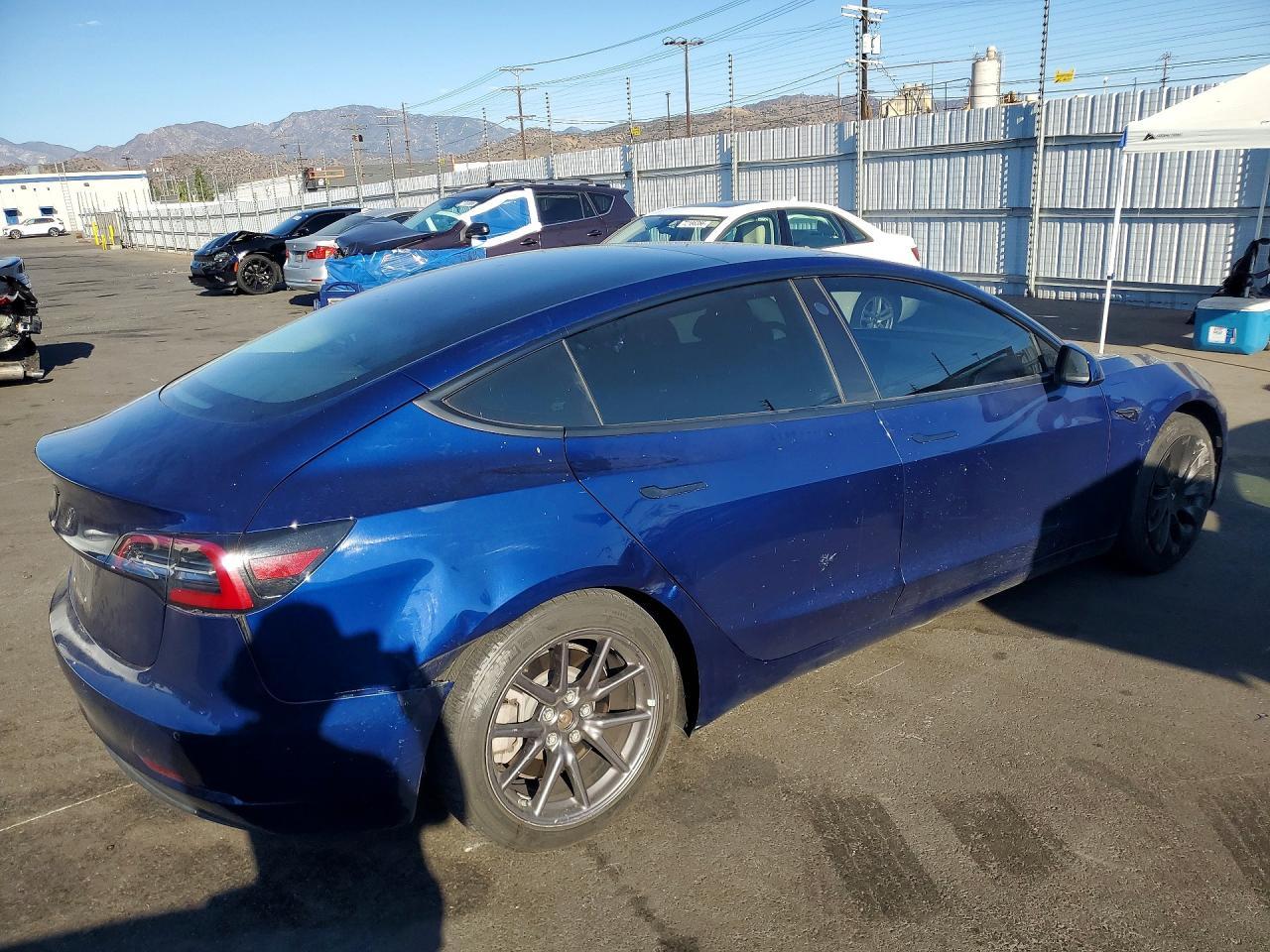 2018 Tesla Model 3 - Image 3