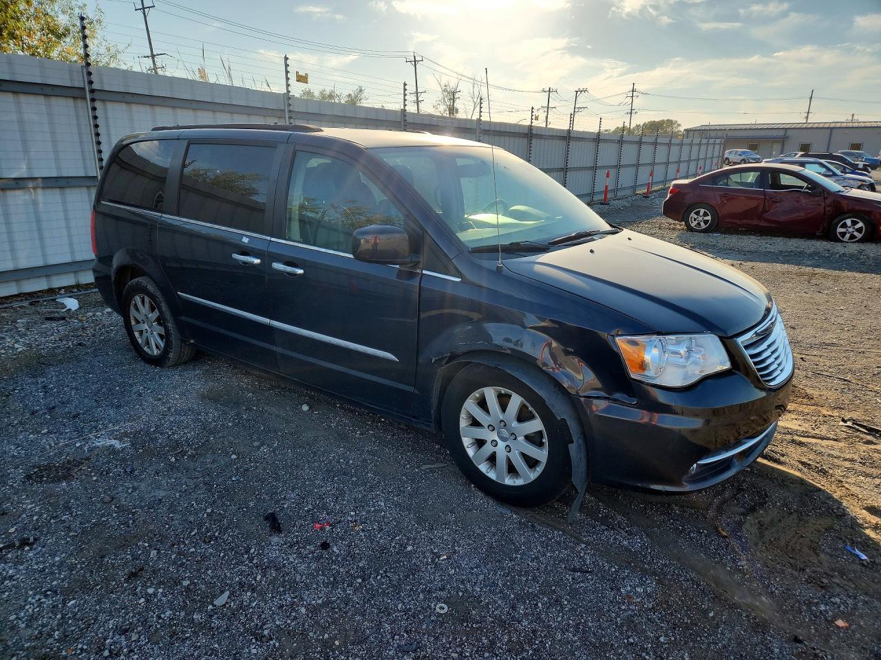 2014 Chrysler Town & Country Touring - Фото 4
