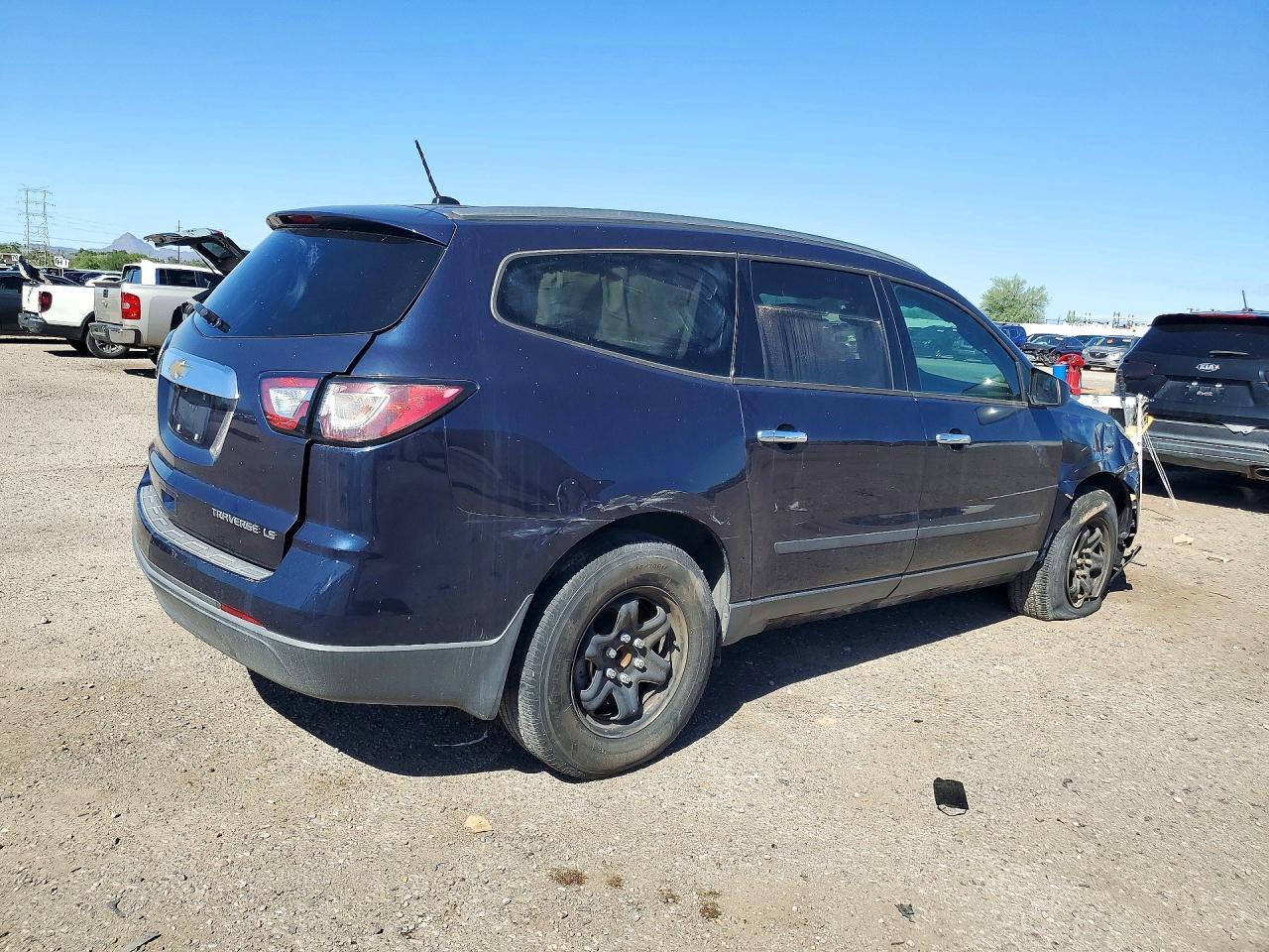 2015 Chevrolet Traverse Ls - Фото 3