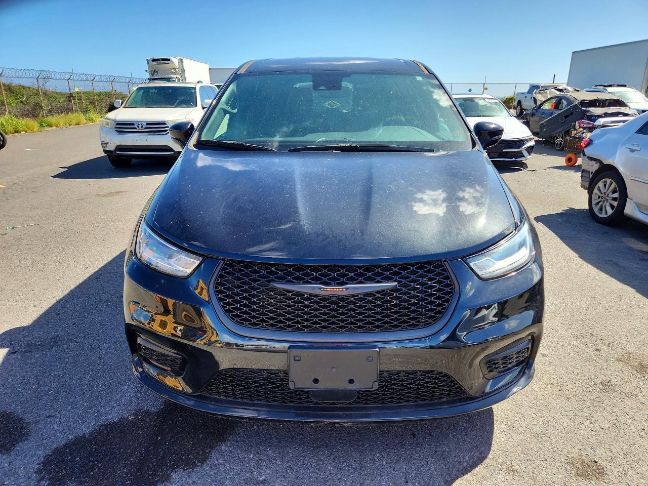 2022 Chrysler Pacifica Hybrid Touring L - Фото 5