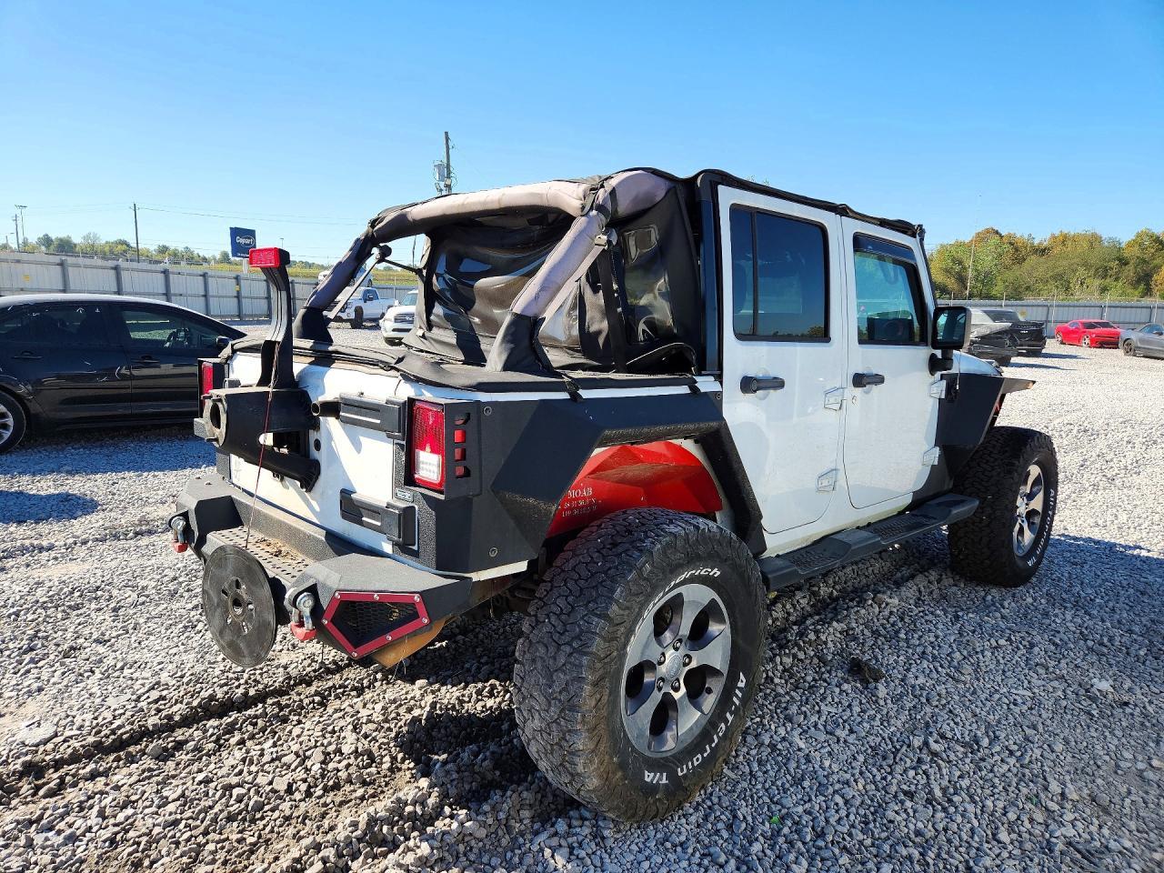 2016 Jeep Wrangler Unlimited Sahara - Фото 3