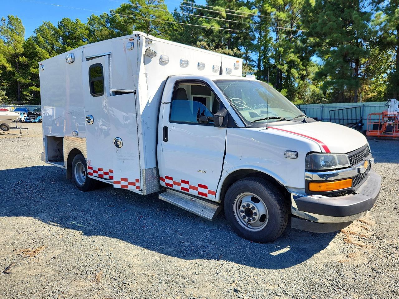 2023 Chevrolet Express G3 - Box Truck - Image 4