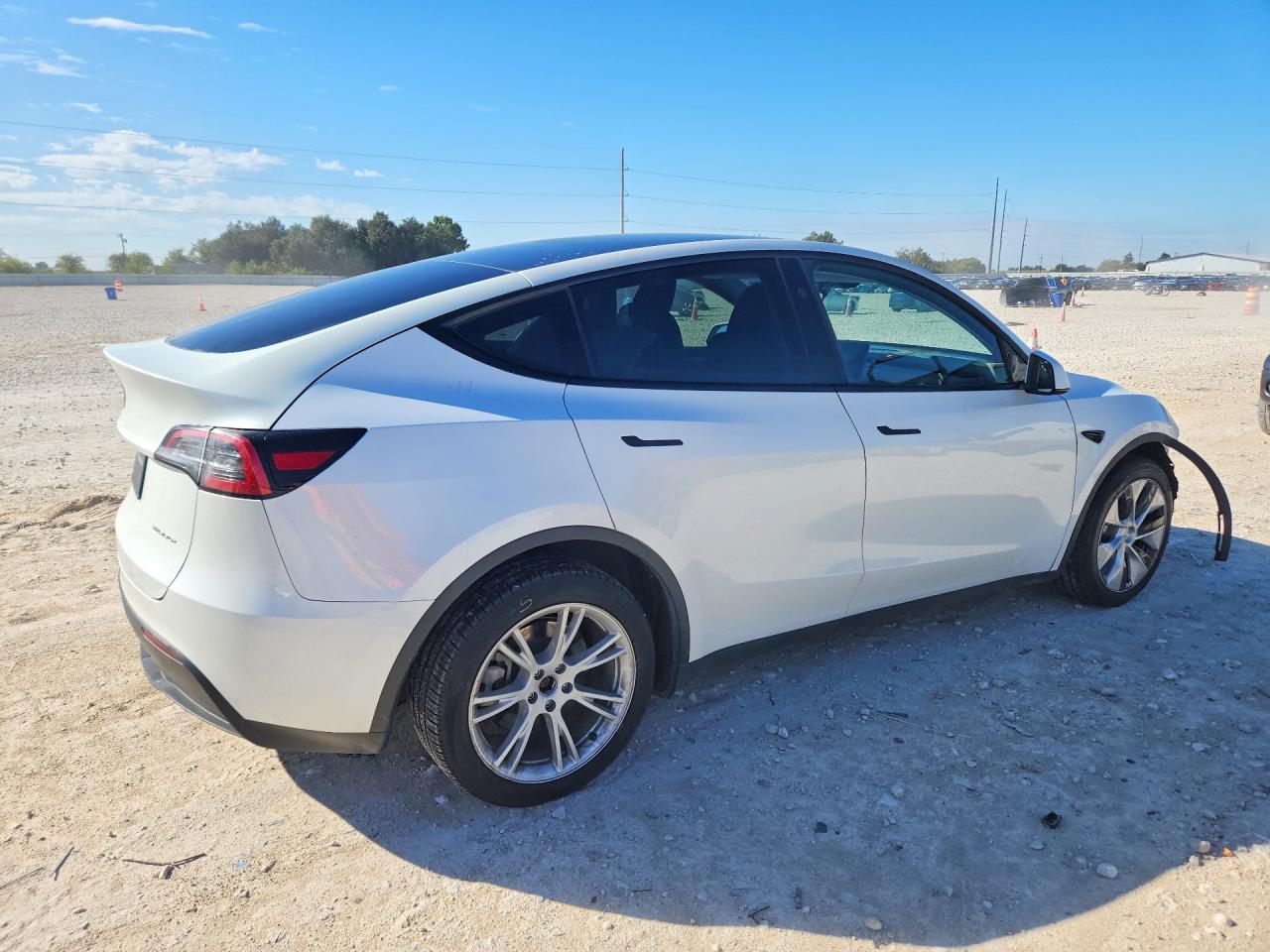 2023 Tesla Model Y - Фото 3