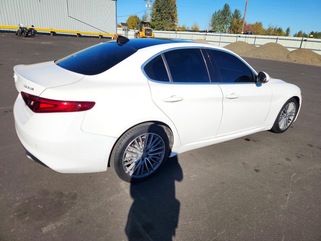 2017 Alfa Romeo Giulia Ti - Фото 3