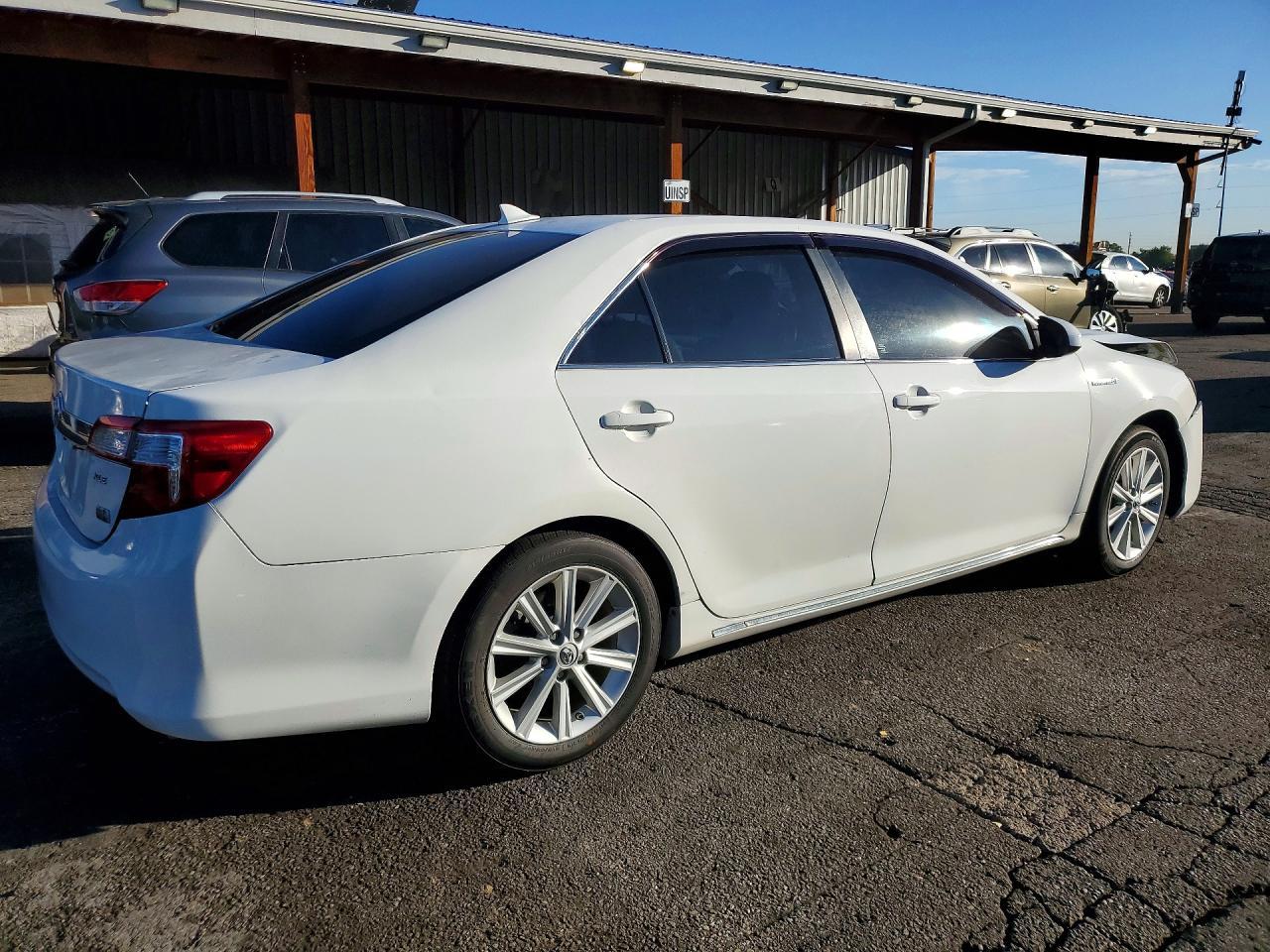 2013 Toyota Camry Hybrid Xle - Фото 3