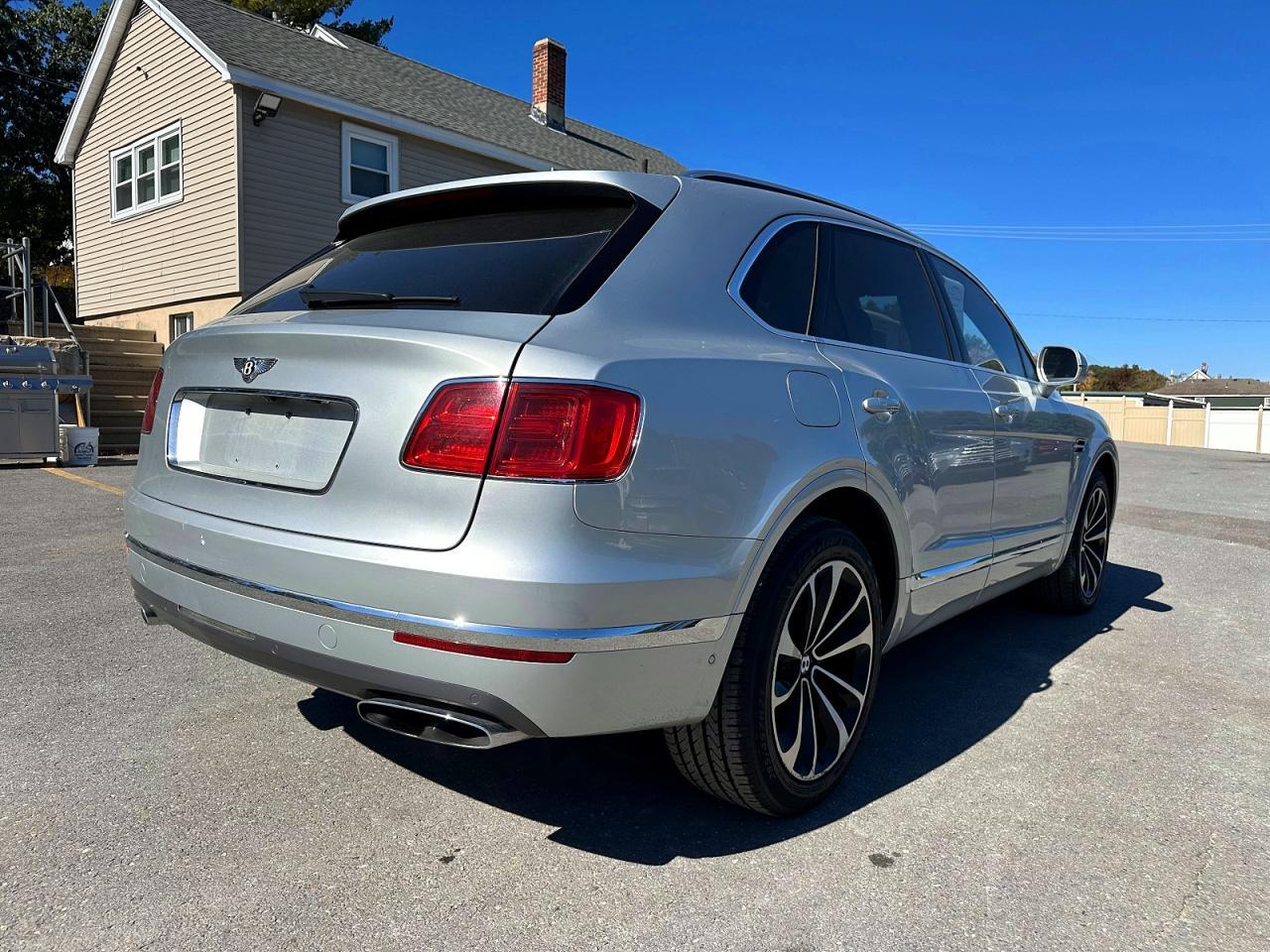 2017 Bentley Bentayga - Фото 3