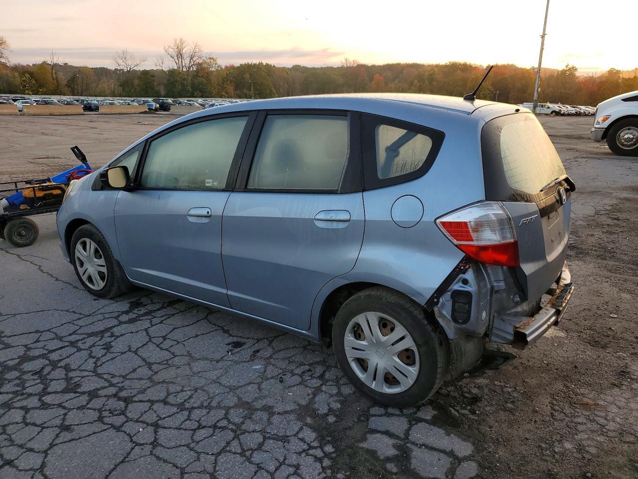 2011 Honda Fit - Фото 2