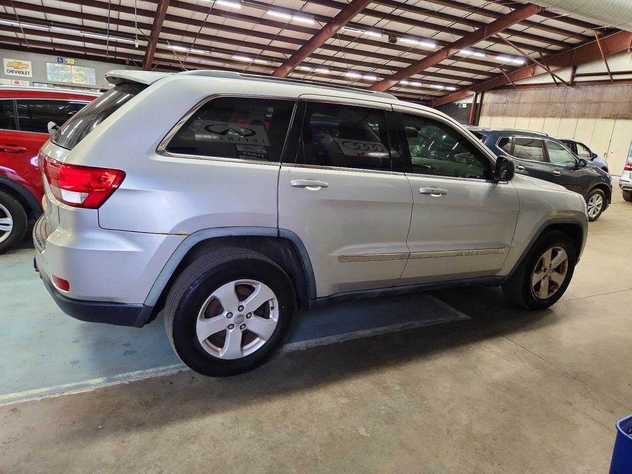 2012 Jeep Grand Cherokee Laredo - Image 3