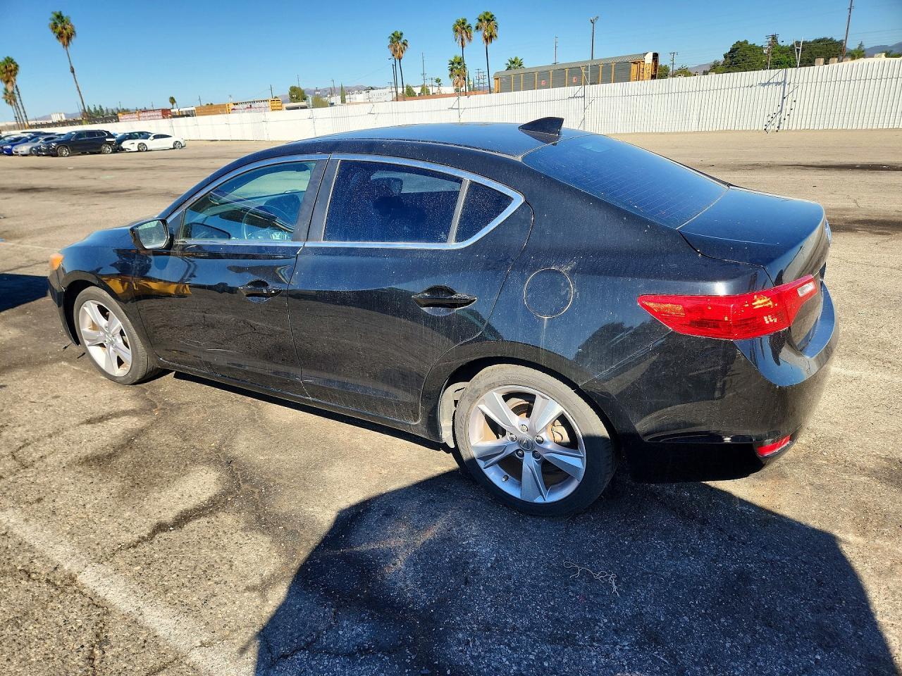 2013 Acura Ilx 20 Premium - Image 2