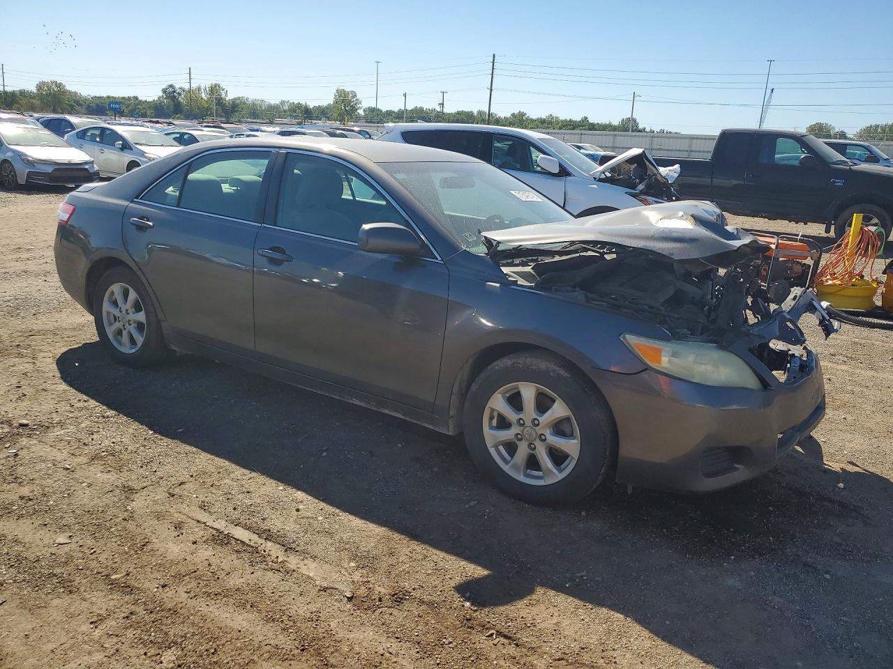 2011 Toyota Camry Le - Фото 4