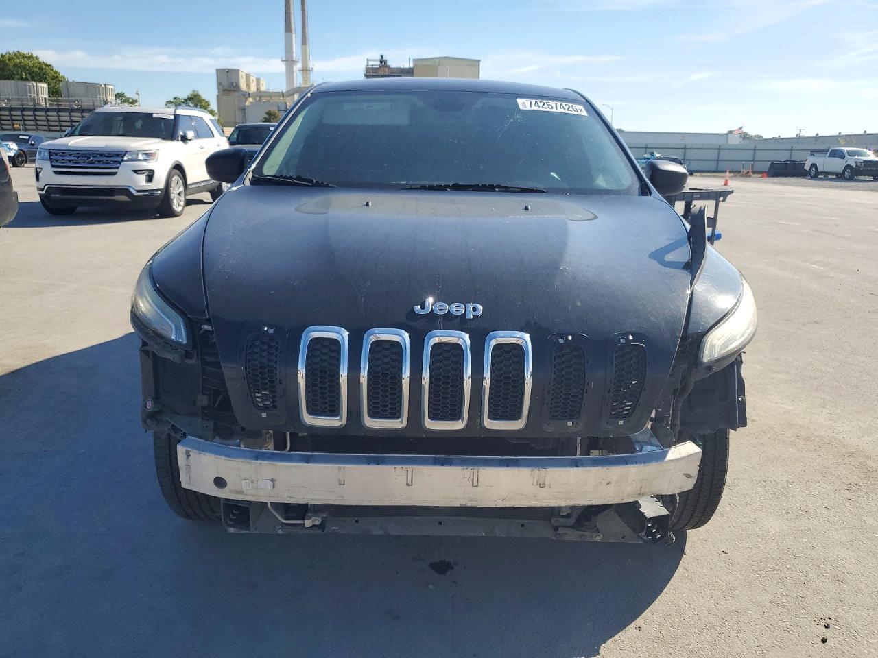 2016 Jeep Cherokee Sport - Фото 5