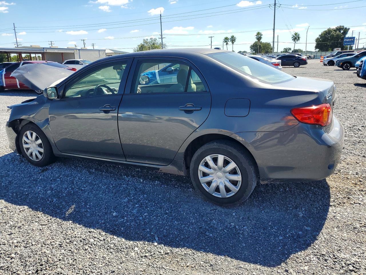 2010 Toyota Corolla Le - Фото 2