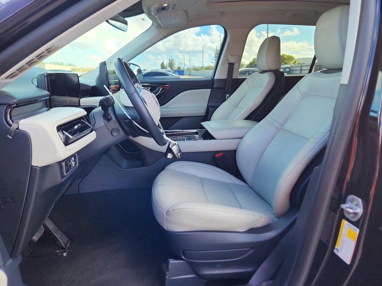 2025 Lincoln Aviator - Image 7