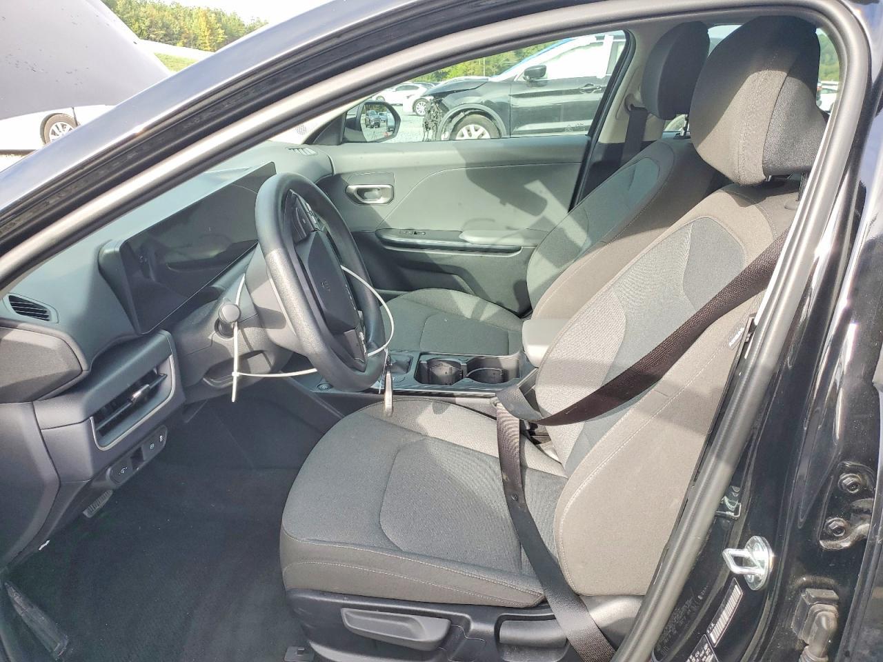 2025 Kia K4 Lxs - Image 7