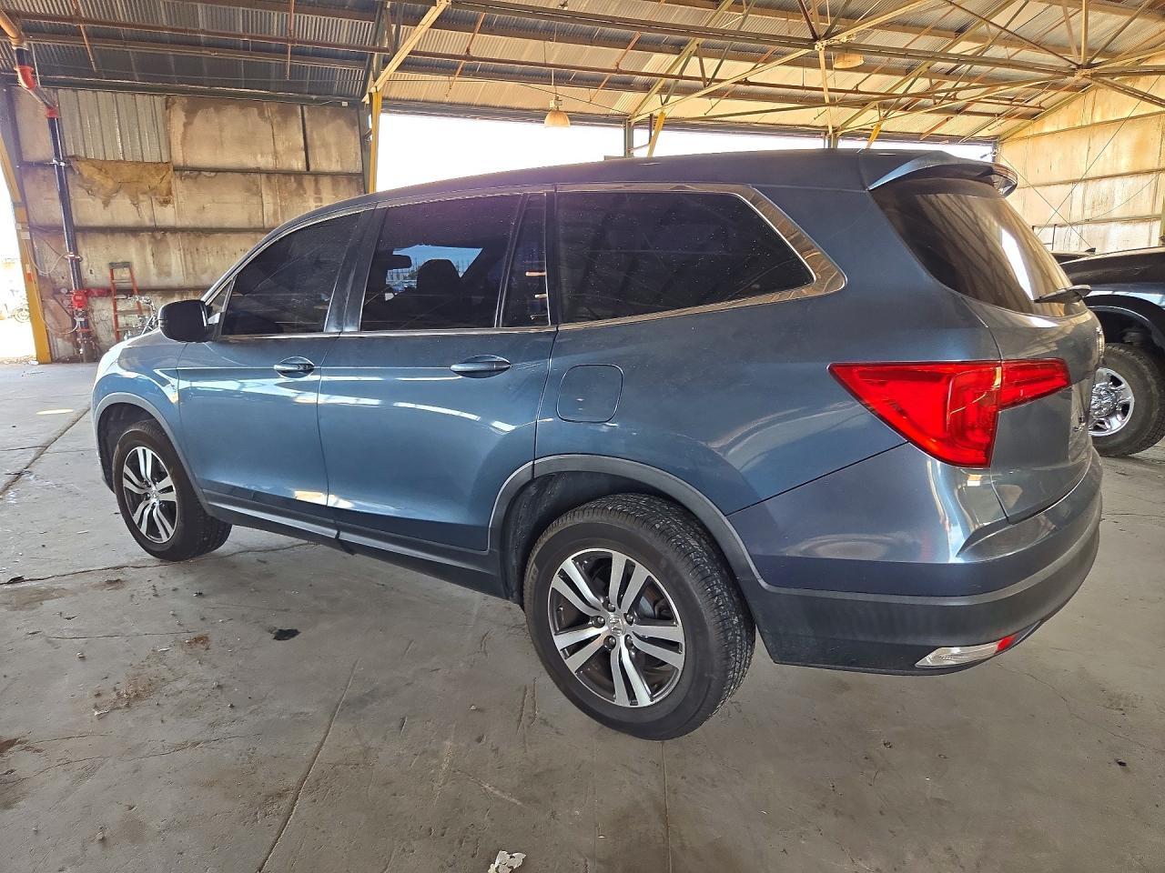 2017 Honda Pilot Exl - Image 2