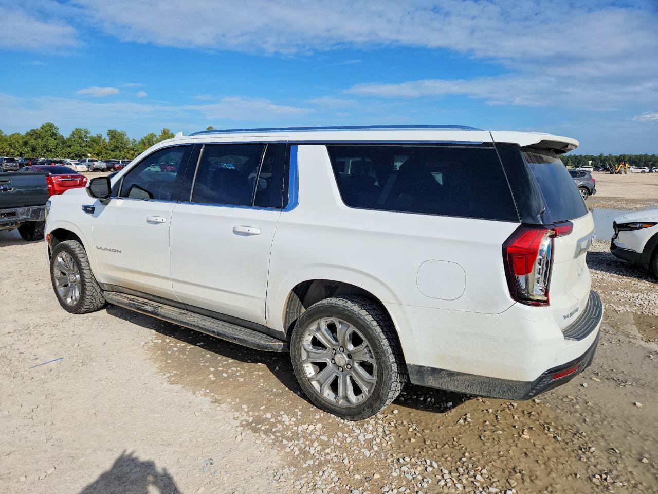 2022 GMC Yukon Xl K1500 Sle - Фото 2
