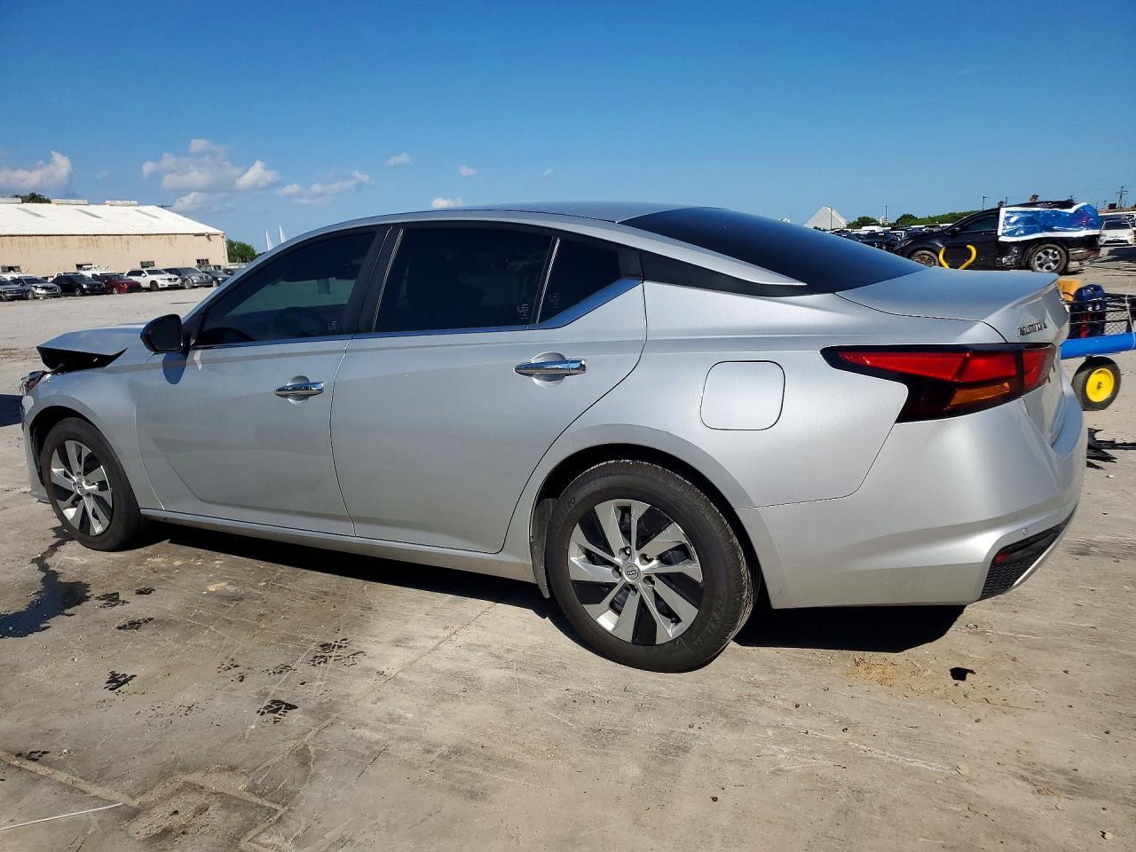 2024 Nissan Altima S - Фото 2