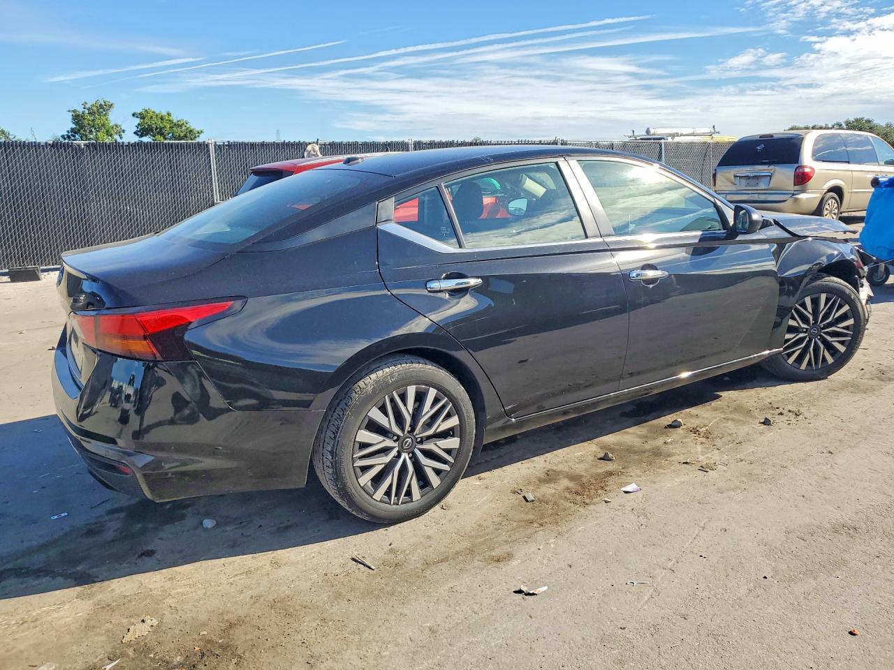 2025 Nissan Altima Sv - Image 3