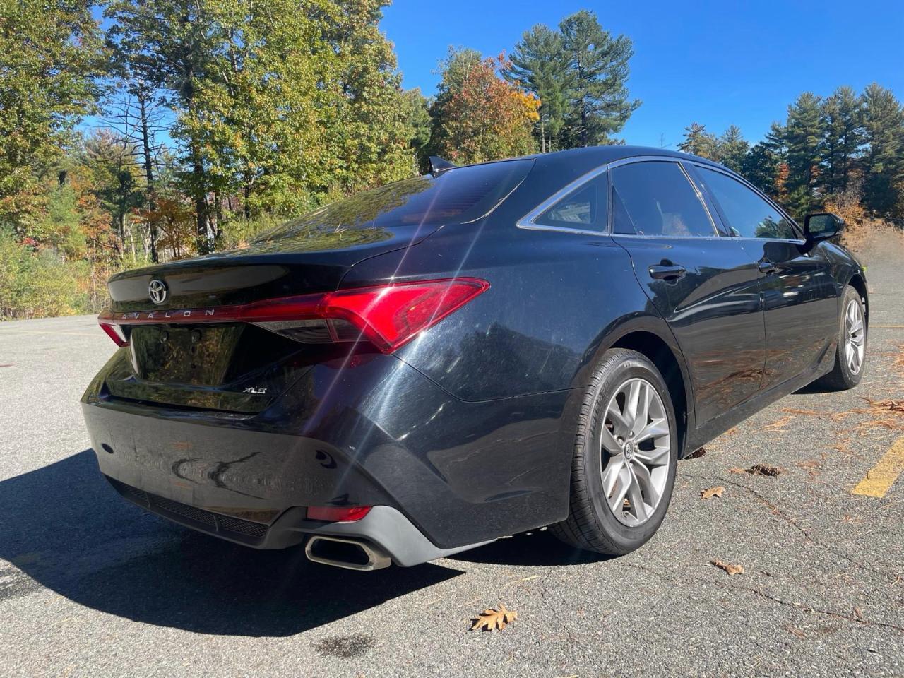 2019 Toyota Avalon Xle - Image 4