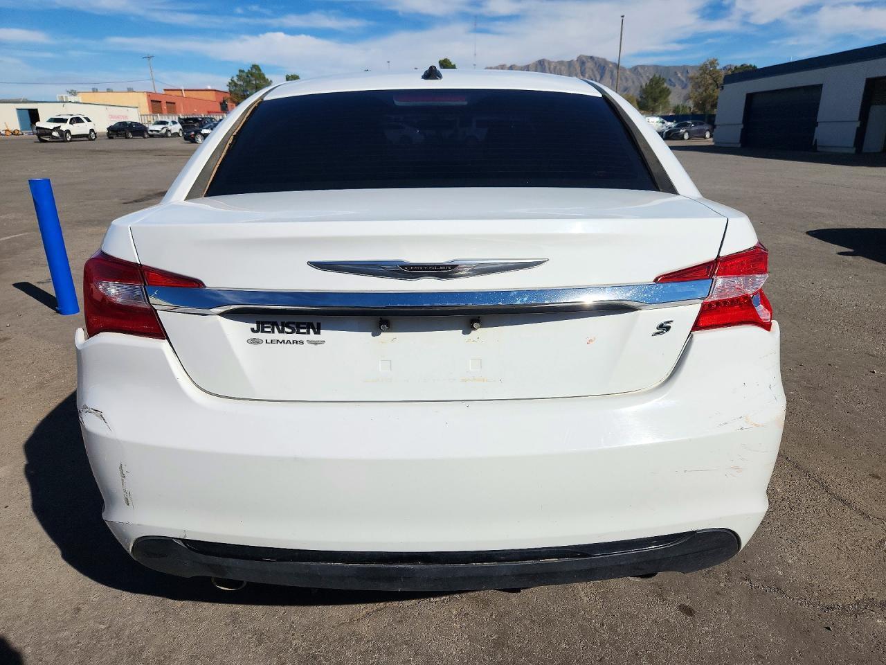 2012 Chrysler 200 Touring - Фото 6
