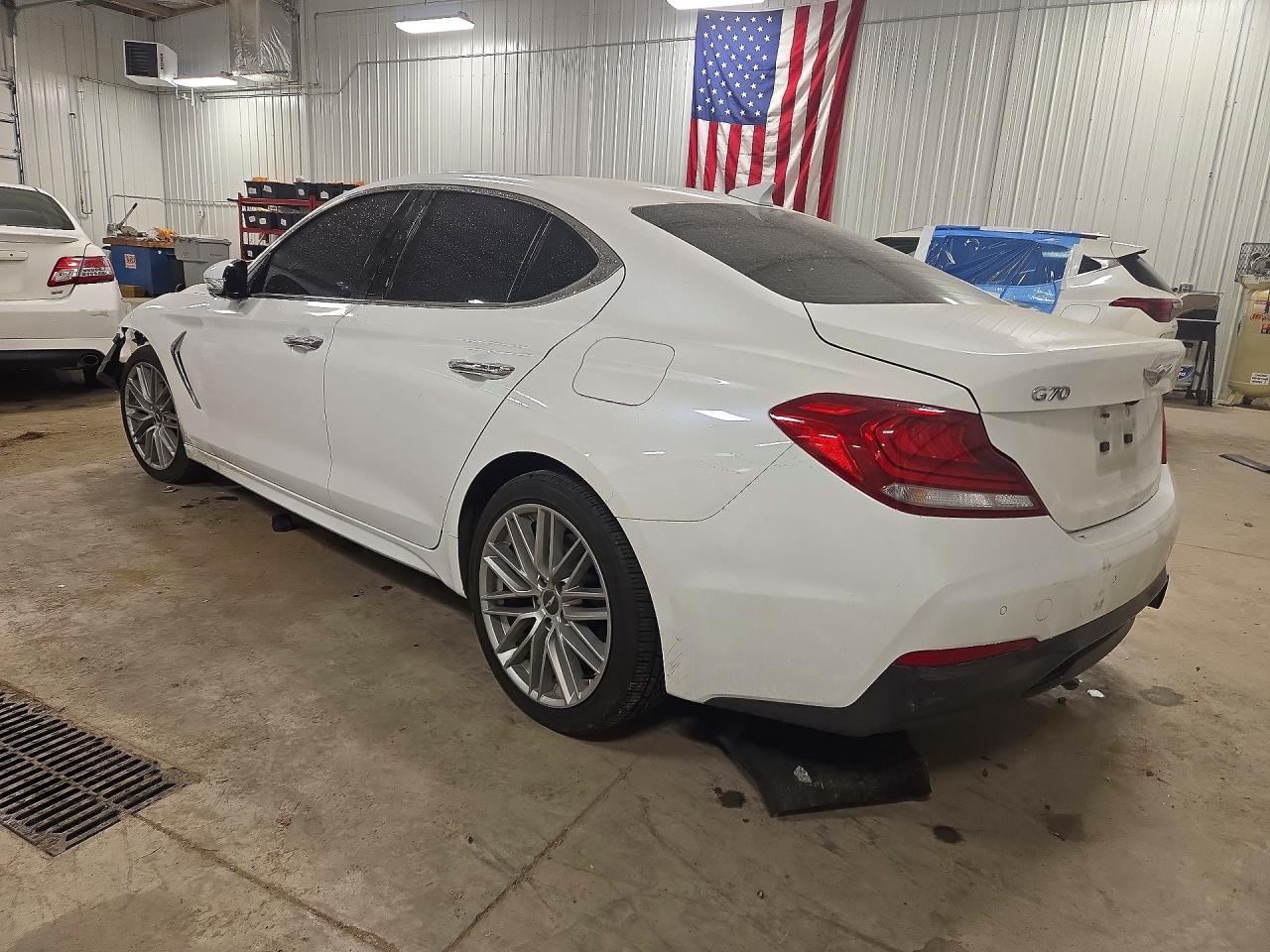 2021 Genesis G70 Elite - Фото 2