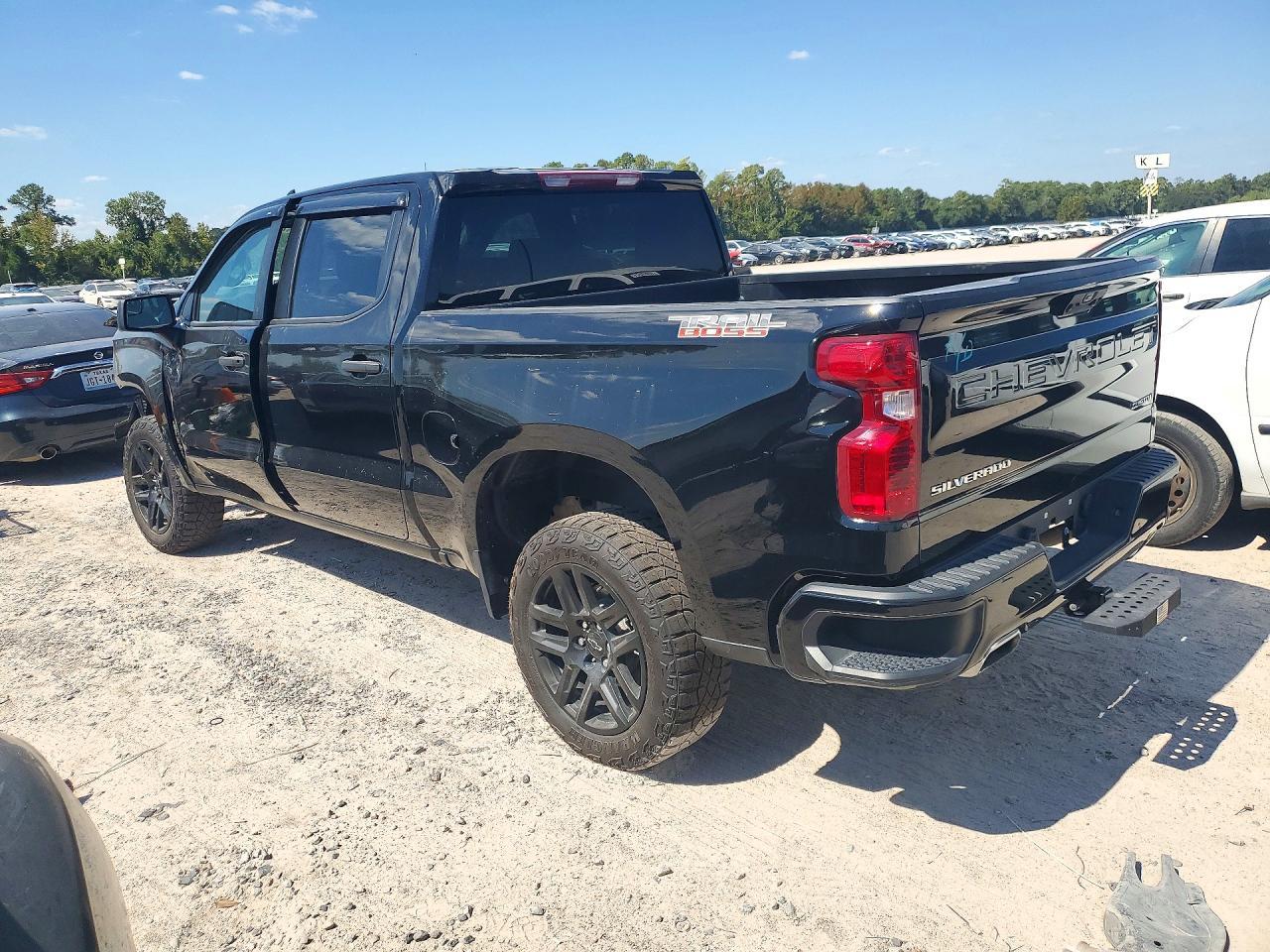 2025 Chevrolet Silverado K1500 Trail Boss Custom - Фото 2