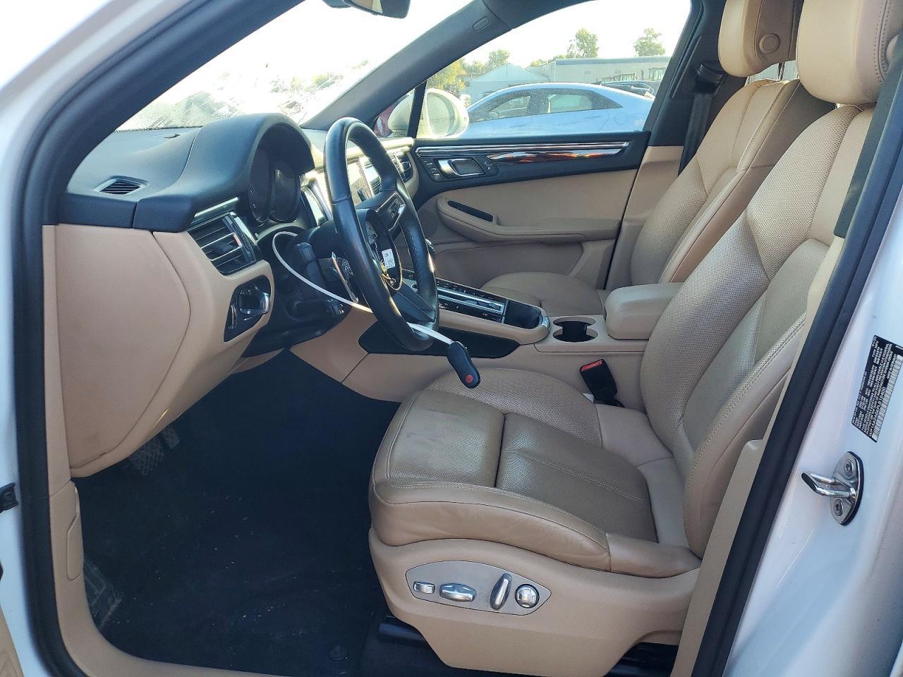 2023 Porsche Macan Base - Image 7