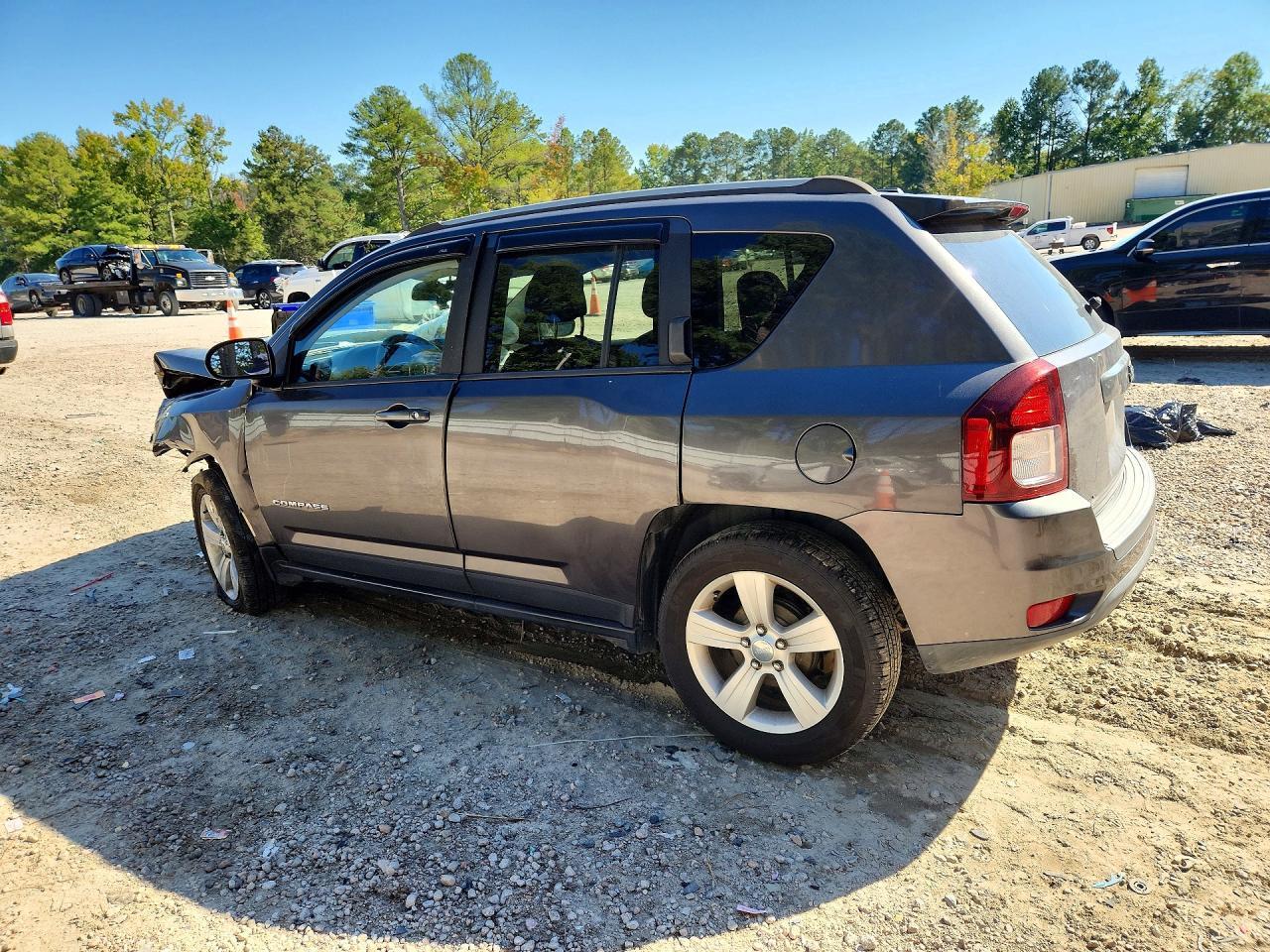 2016 Jeep Compass Sport - Фото 2