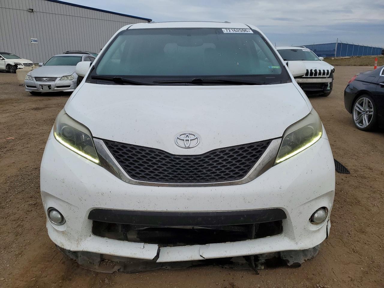 2017 Toyota Sienna Se - Фото 5
