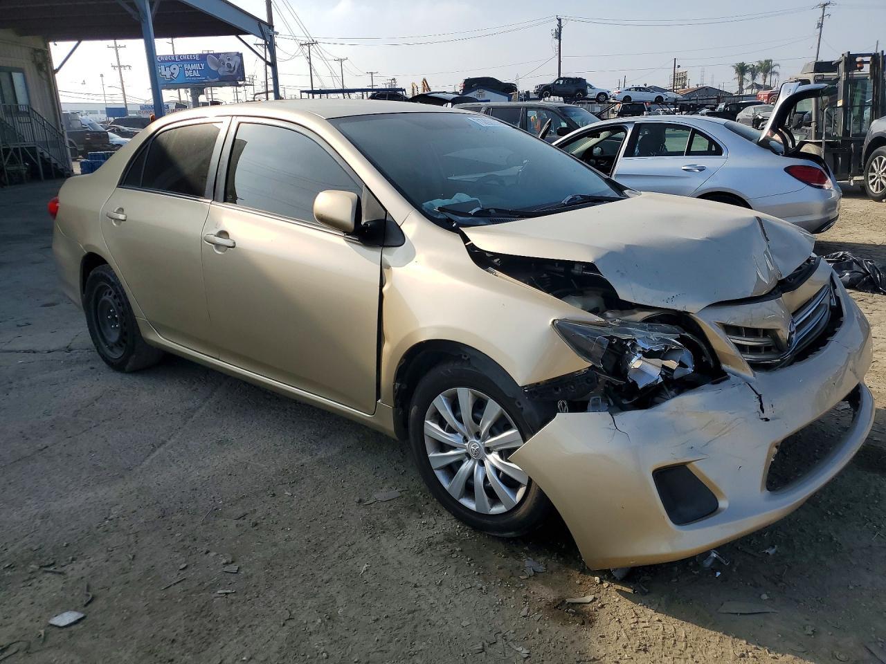 2013 Toyota Corolla Le - Фото 4