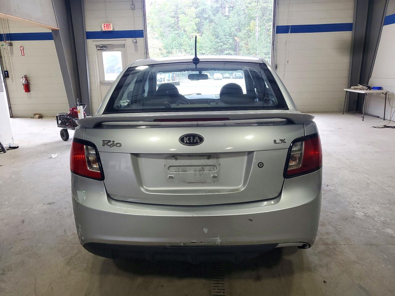 2010 Kia Rio Base - Фото 6