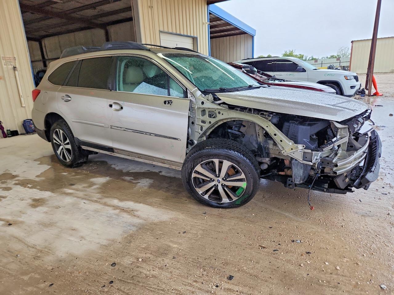 2018 Subaru Outback 2.5I Limited - Image 4